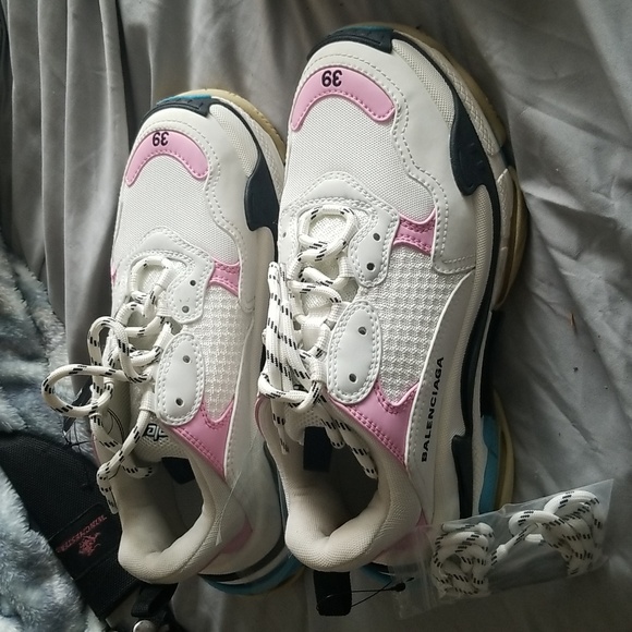 Balenciaga women's tennis shoes - Picture 2 of 3